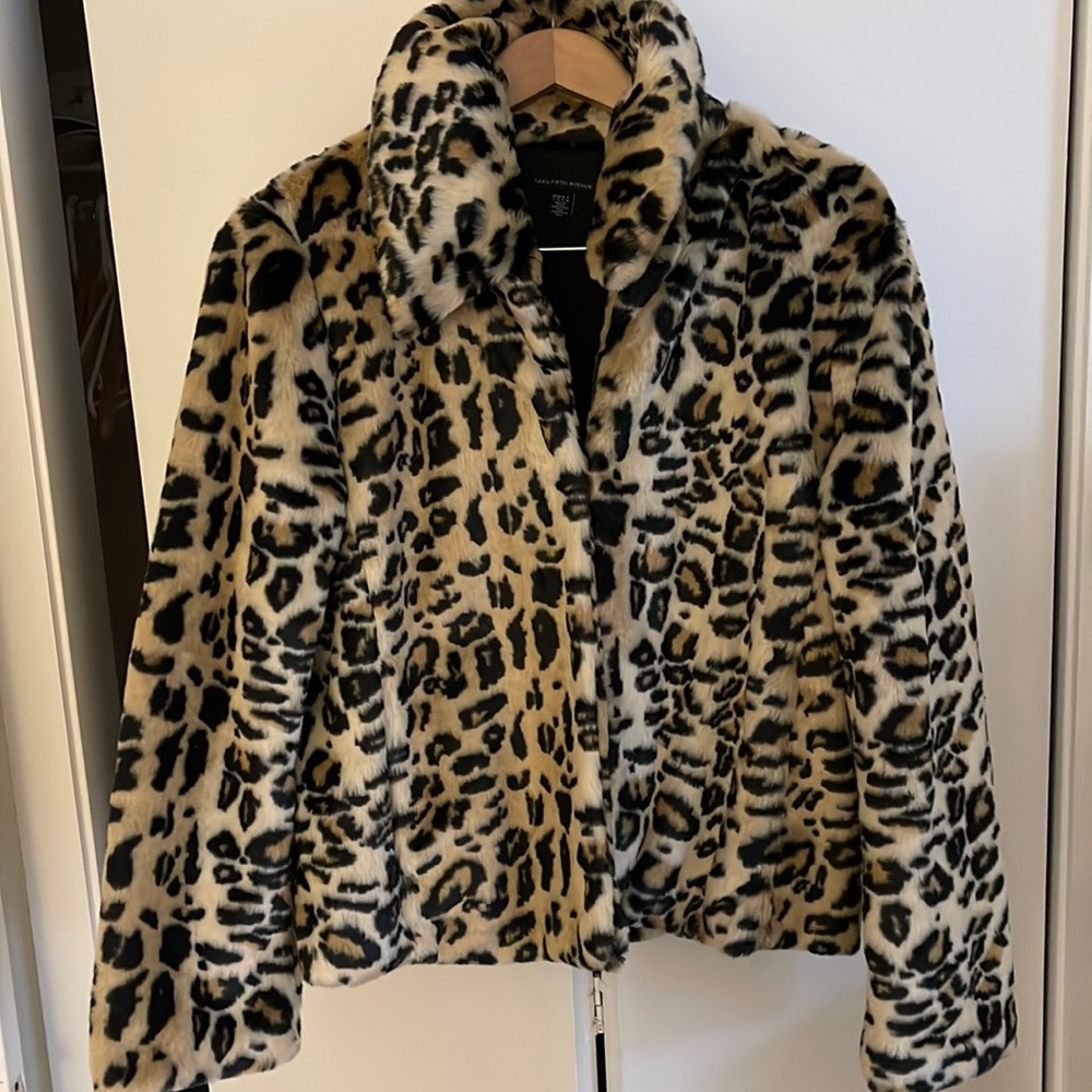 Saks Fifth Avenue Faux fur leopard jacket size Large